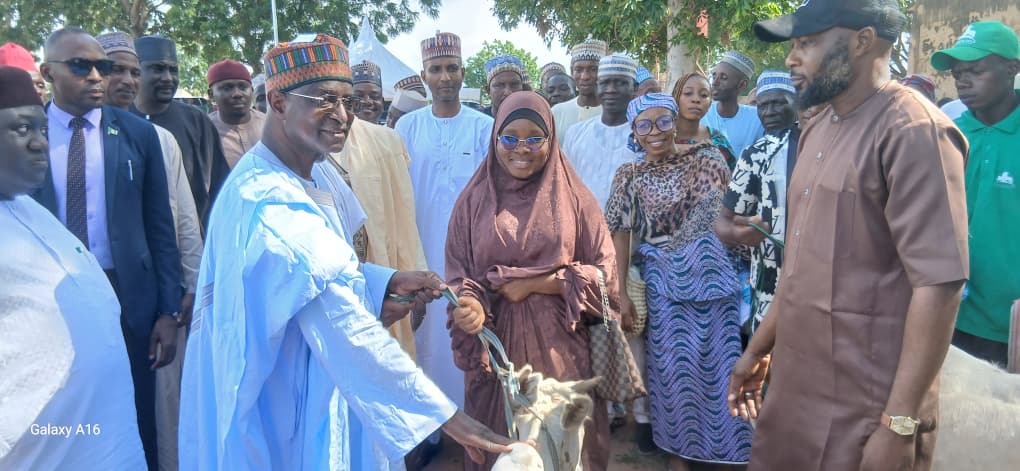 FMLD EMPOWERS 100 WOMEN AND YOUTHS IN ADAMAWA WITH LIVESTOCK STARTER PACKS